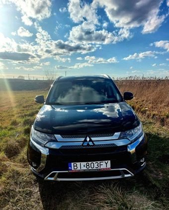 Mitsubishi Outlander cena 115000 przebieg: 98000, rok produkcji 2020 z Białystok małe 67